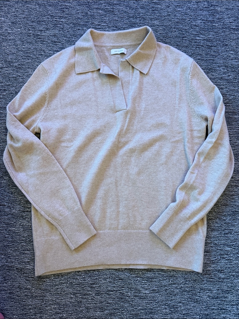 Soft Collared V-Neck Sweater in Light Pink